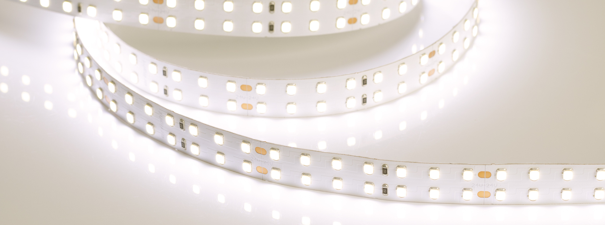 Лента RT 2-5000 24V Day5000 2x2 (2835, 980 LED, CRI98) (Arlight, 20 Вт/м, IP20)