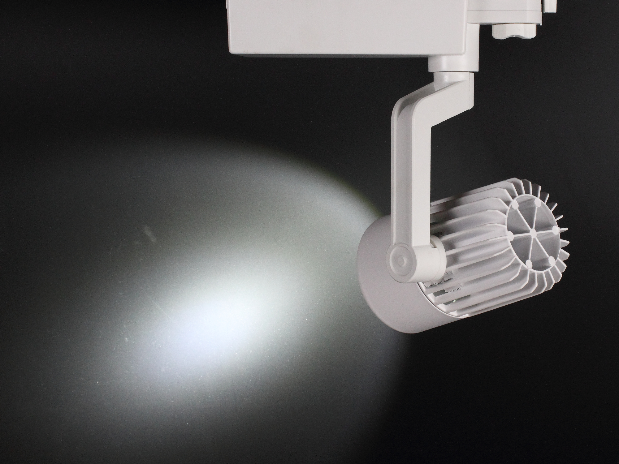 Светодиодный светильник трековый GDD-147 4L 4L24 (20W, white)