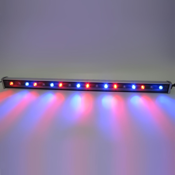 Линейный светодиодный прожектор Wallwasher DMX (18W, 220V, RGB)