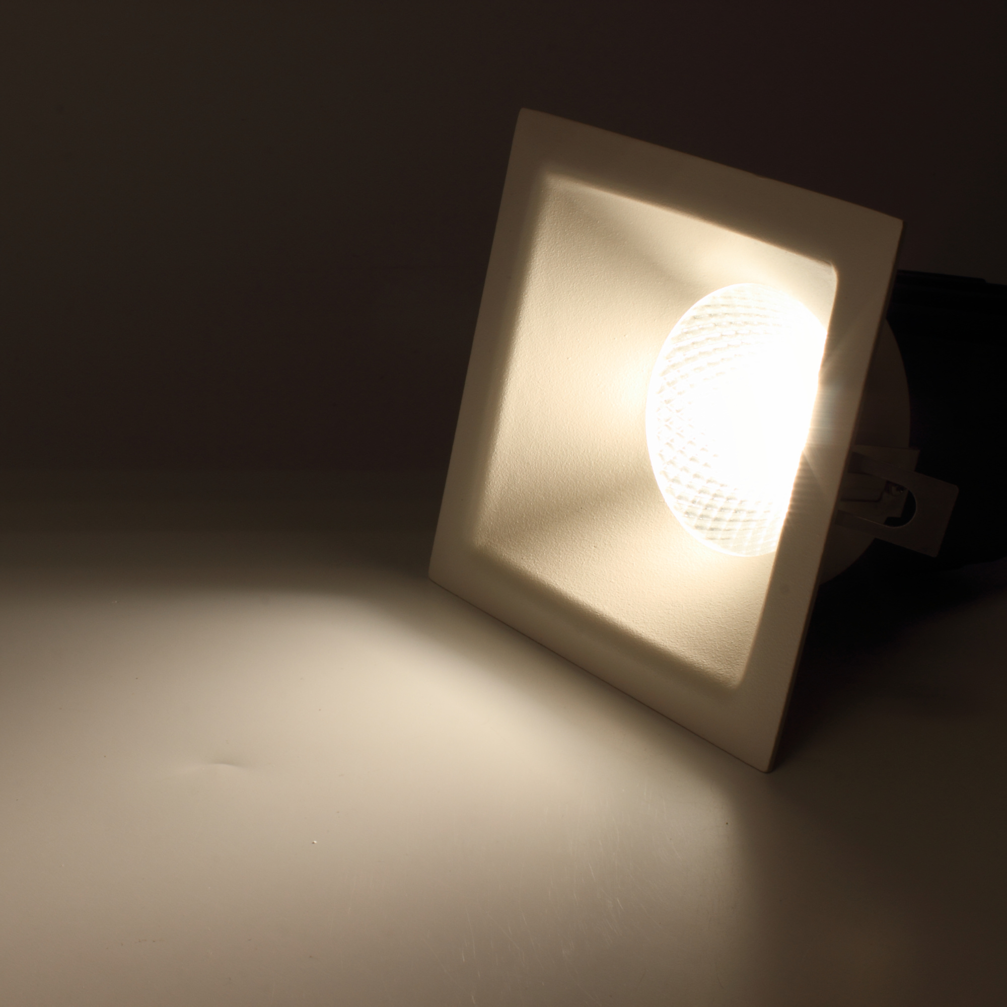 Светодиодный светильник spot MA15 (220V, 15W, Cree, MEAN WELL, day white, white housing)