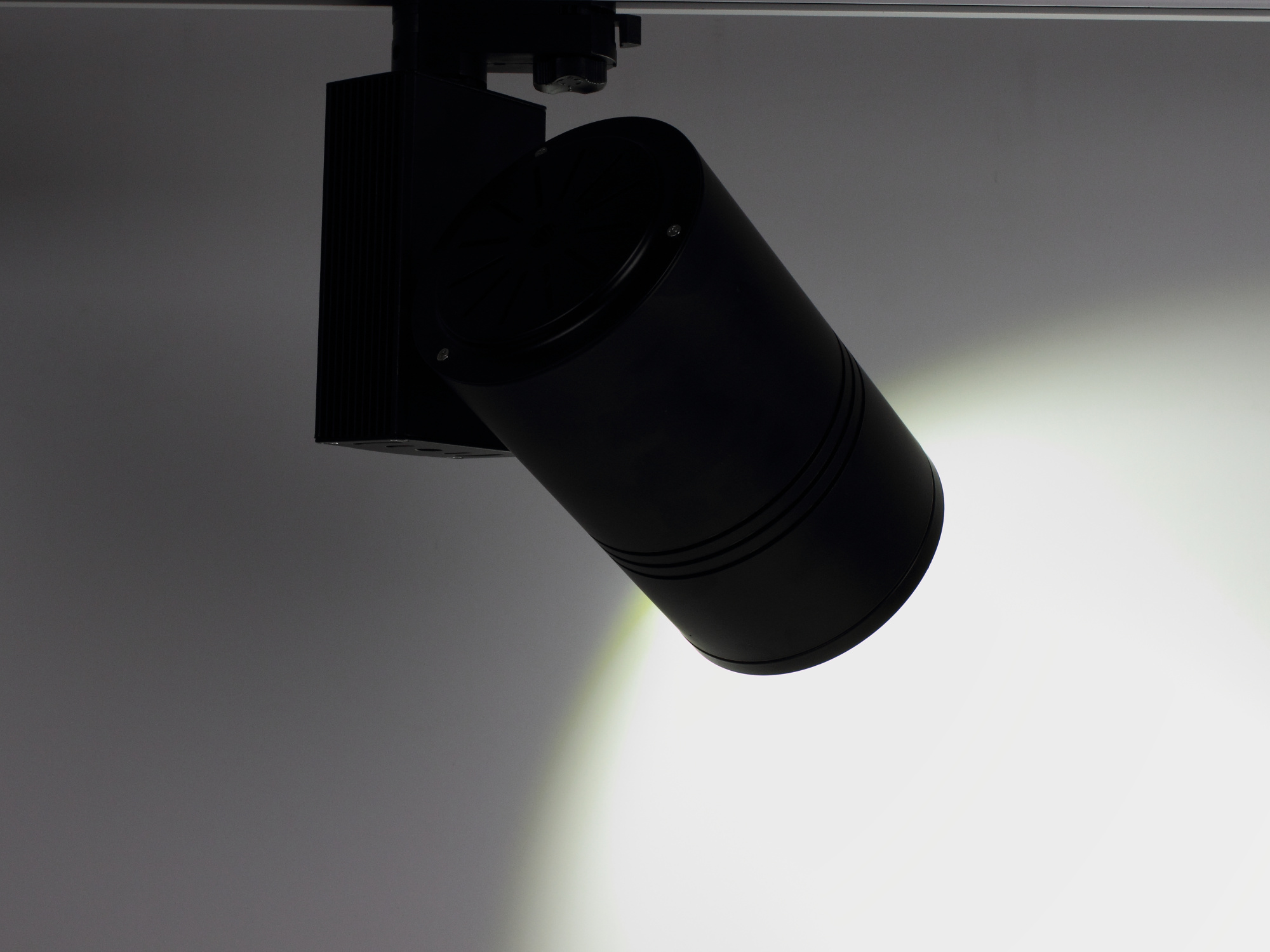 Светодиодный светильник трековый GDD087 4L 4L6 (30W, white)