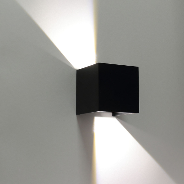 Светильник настенный светодиодный JH-BD-B08 DHL30 (220V, 2х3W, черный корпус, IP65, warm white)