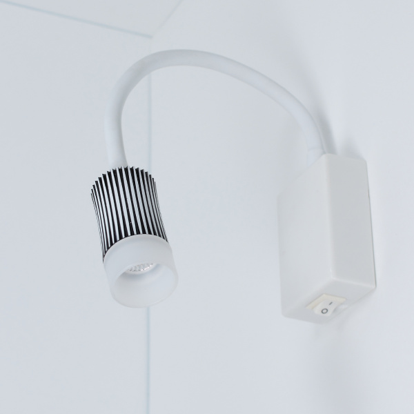 Светильник светодиодный прикроватный DH17 (220V, 5W, warm white, белый c черным корпус)