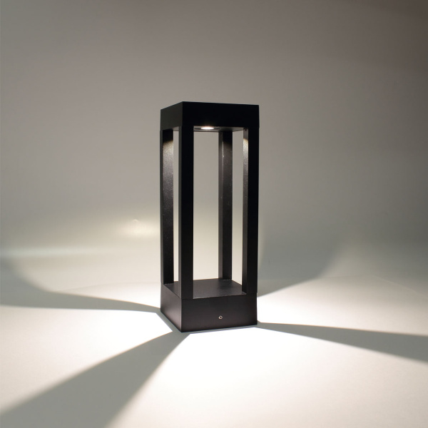 Уличный светильник столбик JH-BD-B18 DHL37 (220V, 7W, черный корпус, 300mm, IP65, warm white)