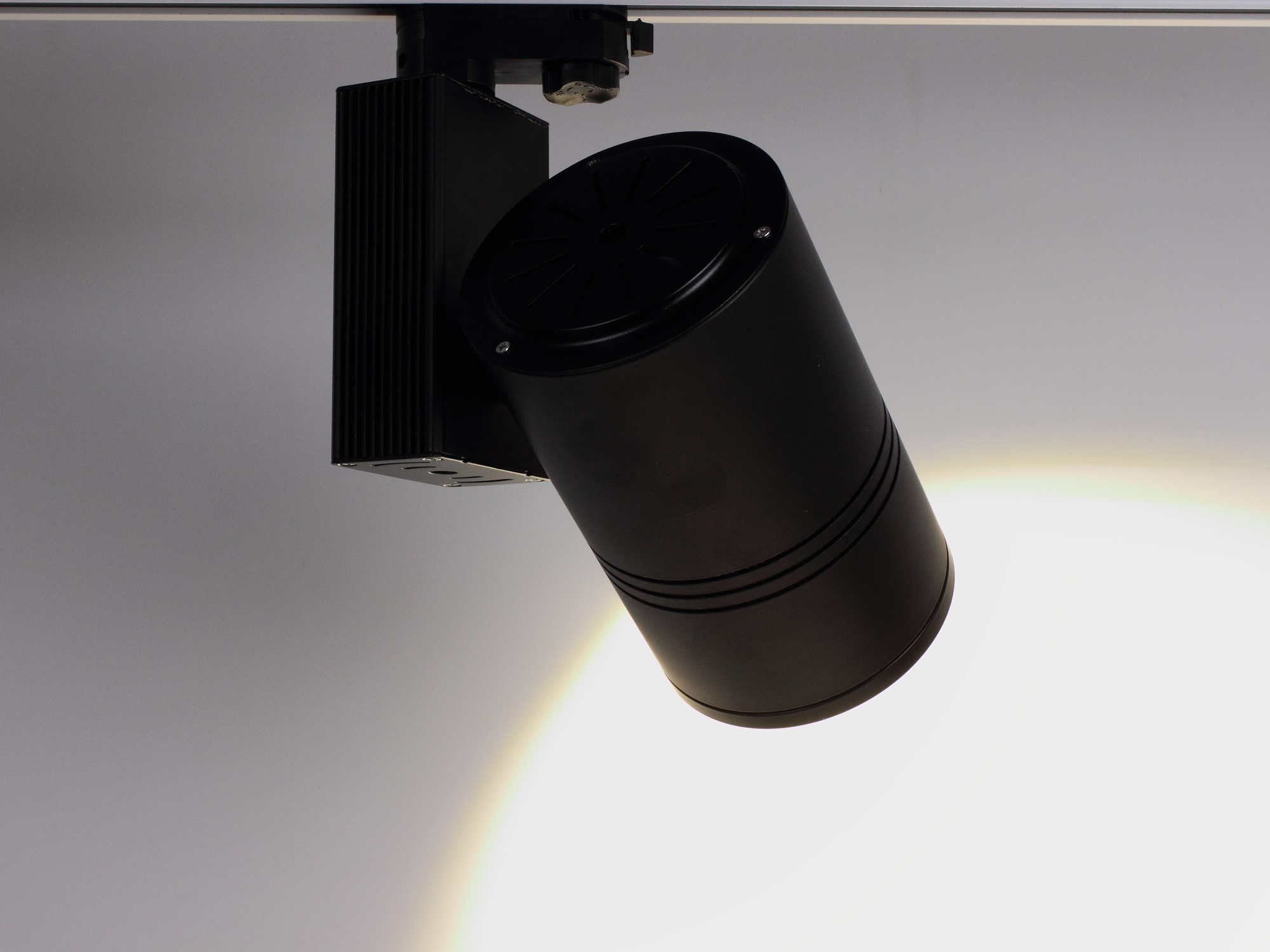 Светодиодный светильник трековый GDD087 4L 4L5 (30W, day white)